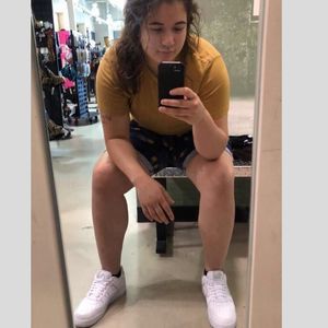 Meet your Posher, Danielle